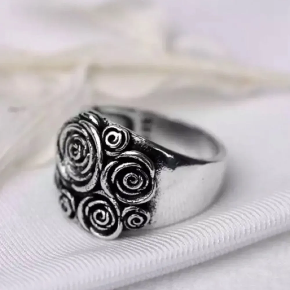 Bridal Rose Ring​​